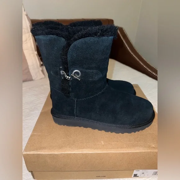 Black UGG Estera Boots - Picture 4 of 10